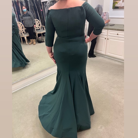 NEVER WORN - JOVANI 00446 OFF SHOULDER DRESS - Picture 6 of 11